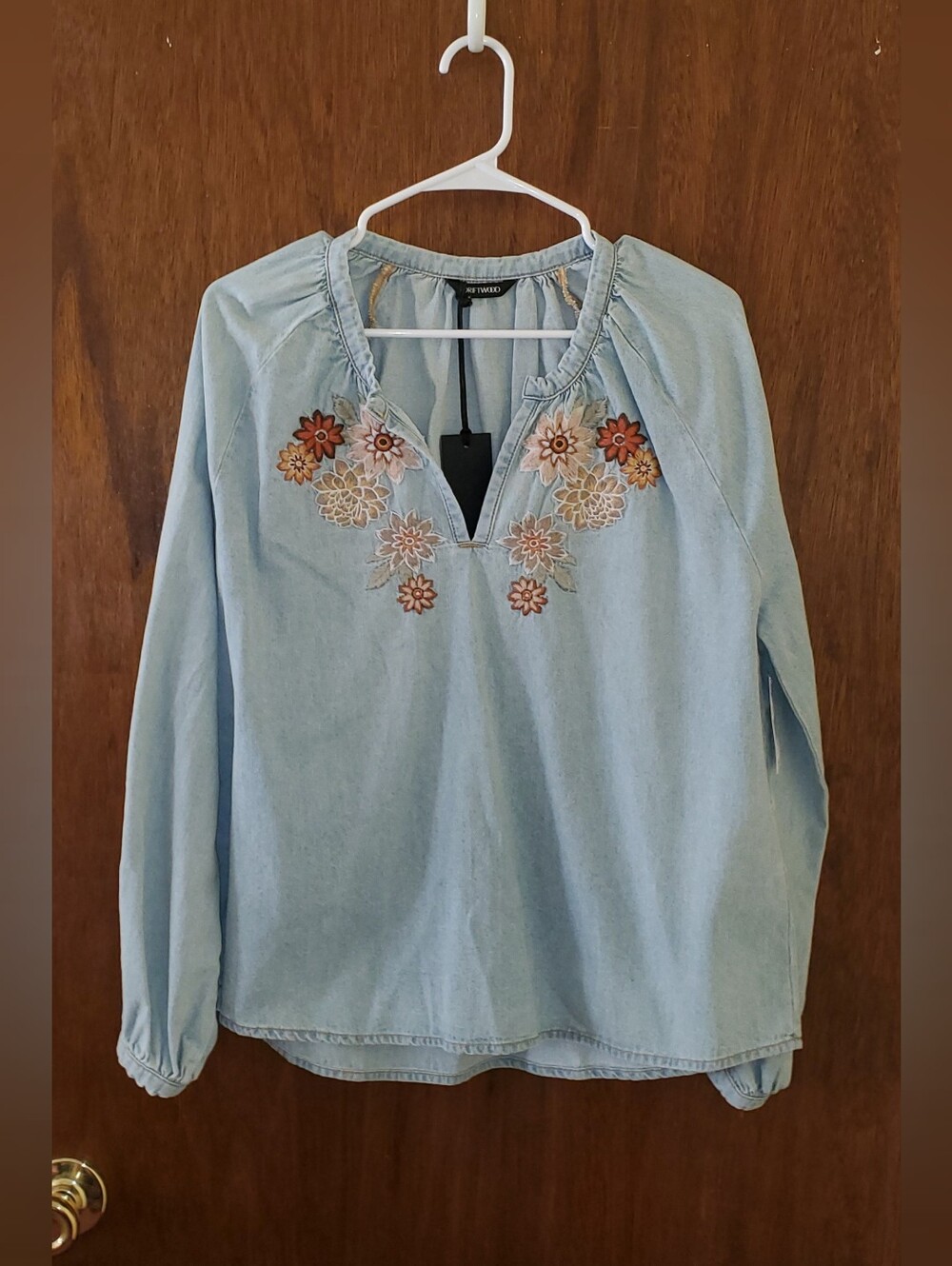 NWT DRIFTWOOD Light Blue Embroidered Floral Top Sz Small
